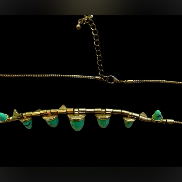 🔥Chunky Faux Turquoise & Gold Tone Necklace🔥 - Picture 3 of 5